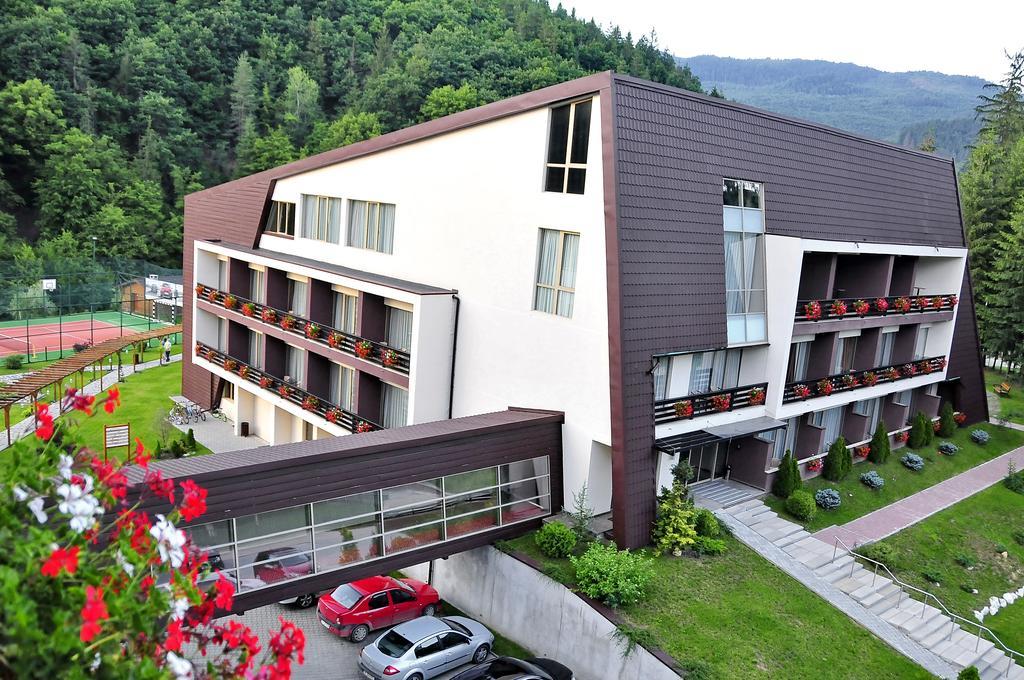 Hotel Clermont Ковасна Экстерьер фото