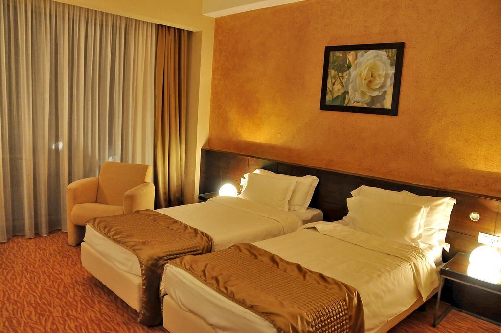Hotel Clermont Ковасна Экстерьер фото