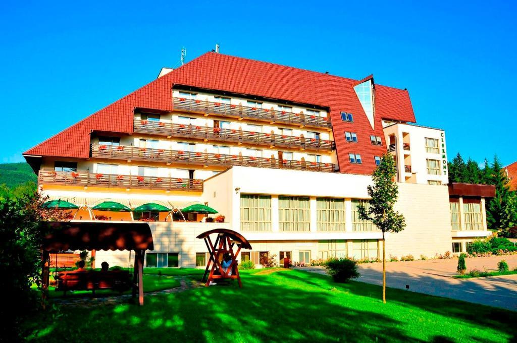 Hotel Clermont Ковасна Экстерьер фото