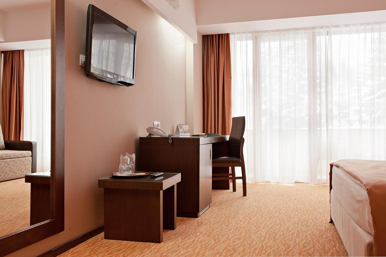 Hotel Clermont Ковасна Экстерьер фото